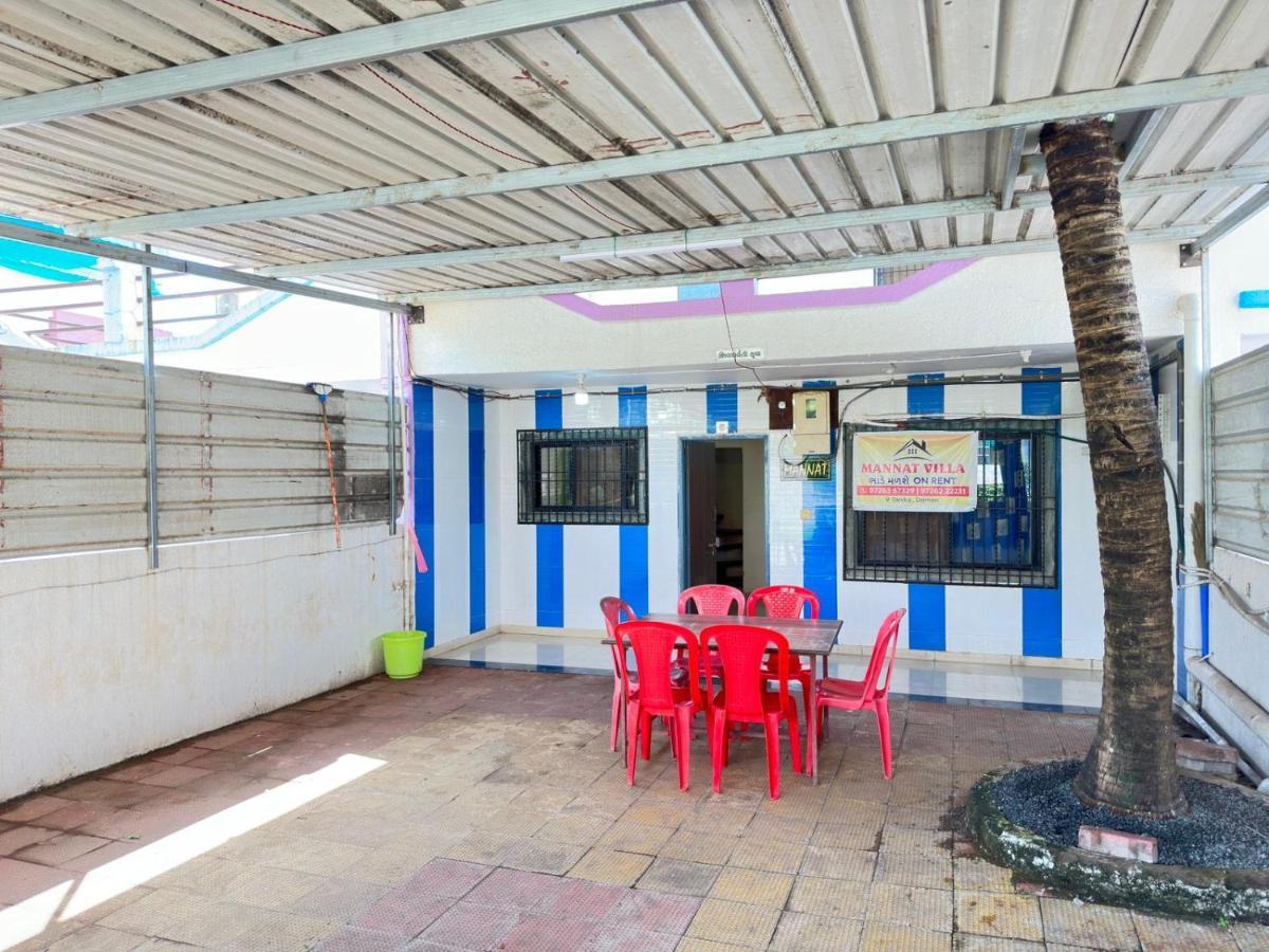 Mannat Villa 2Bhk Daman Buitenkant foto